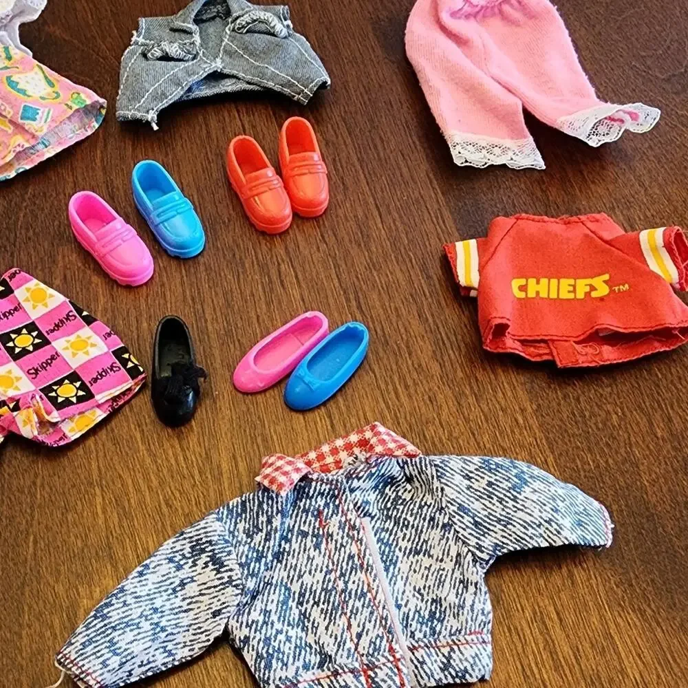 Barbie'S sister Skipper vintage clothes and accessories‎ lot